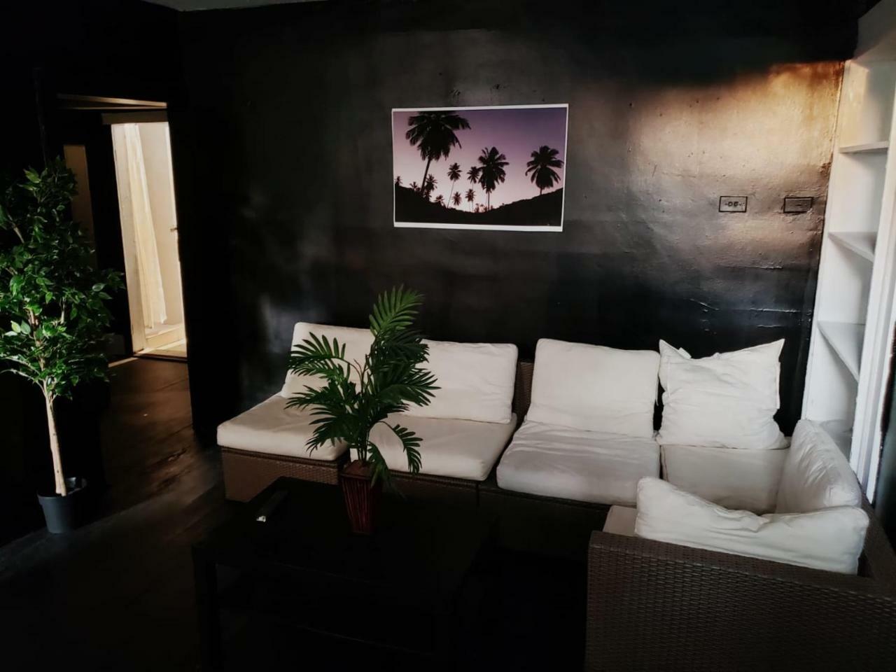 Old Cottage House 마이애미 외부 사진